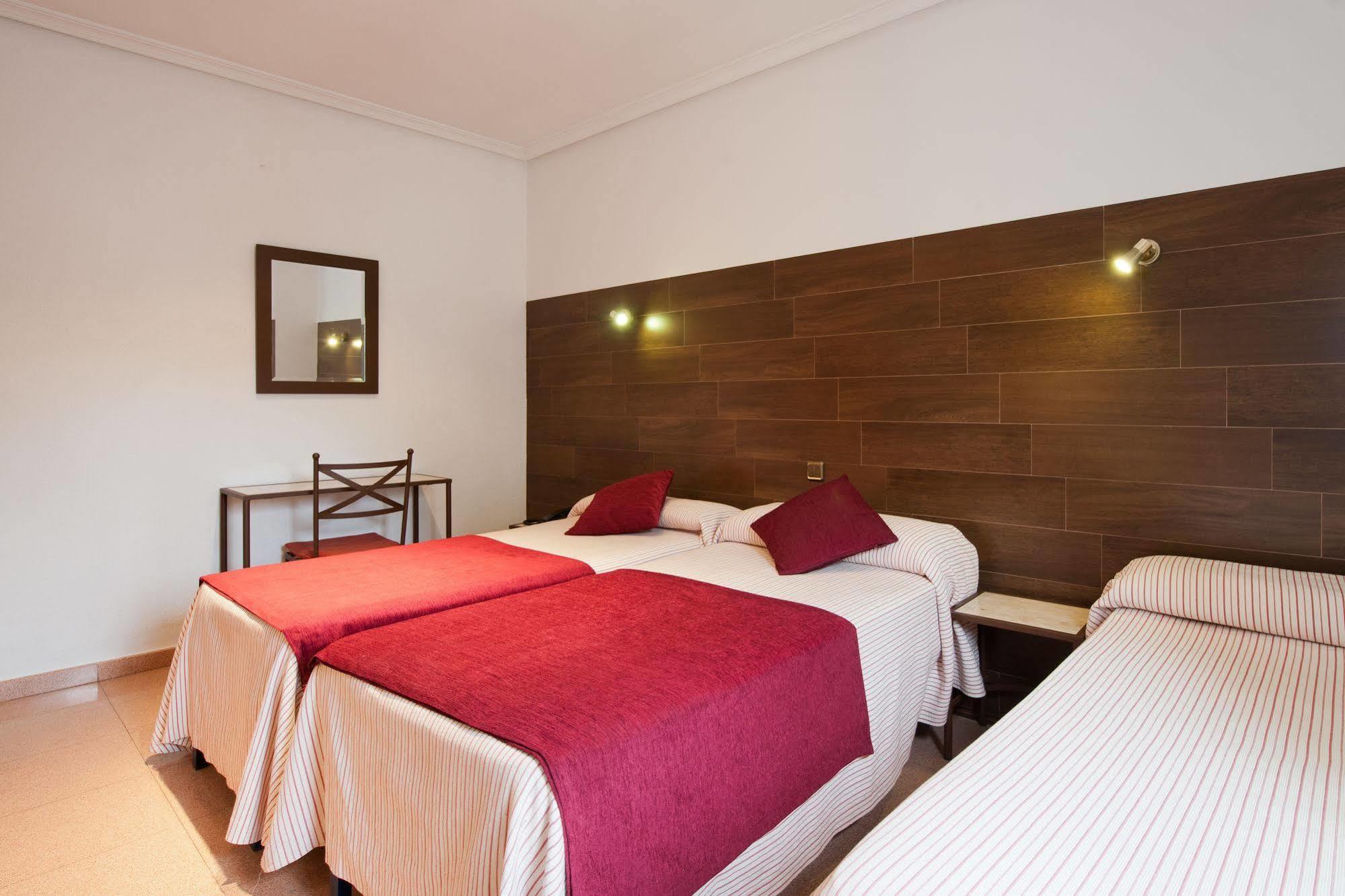 Hostal Sol Toledo Buitenkant foto