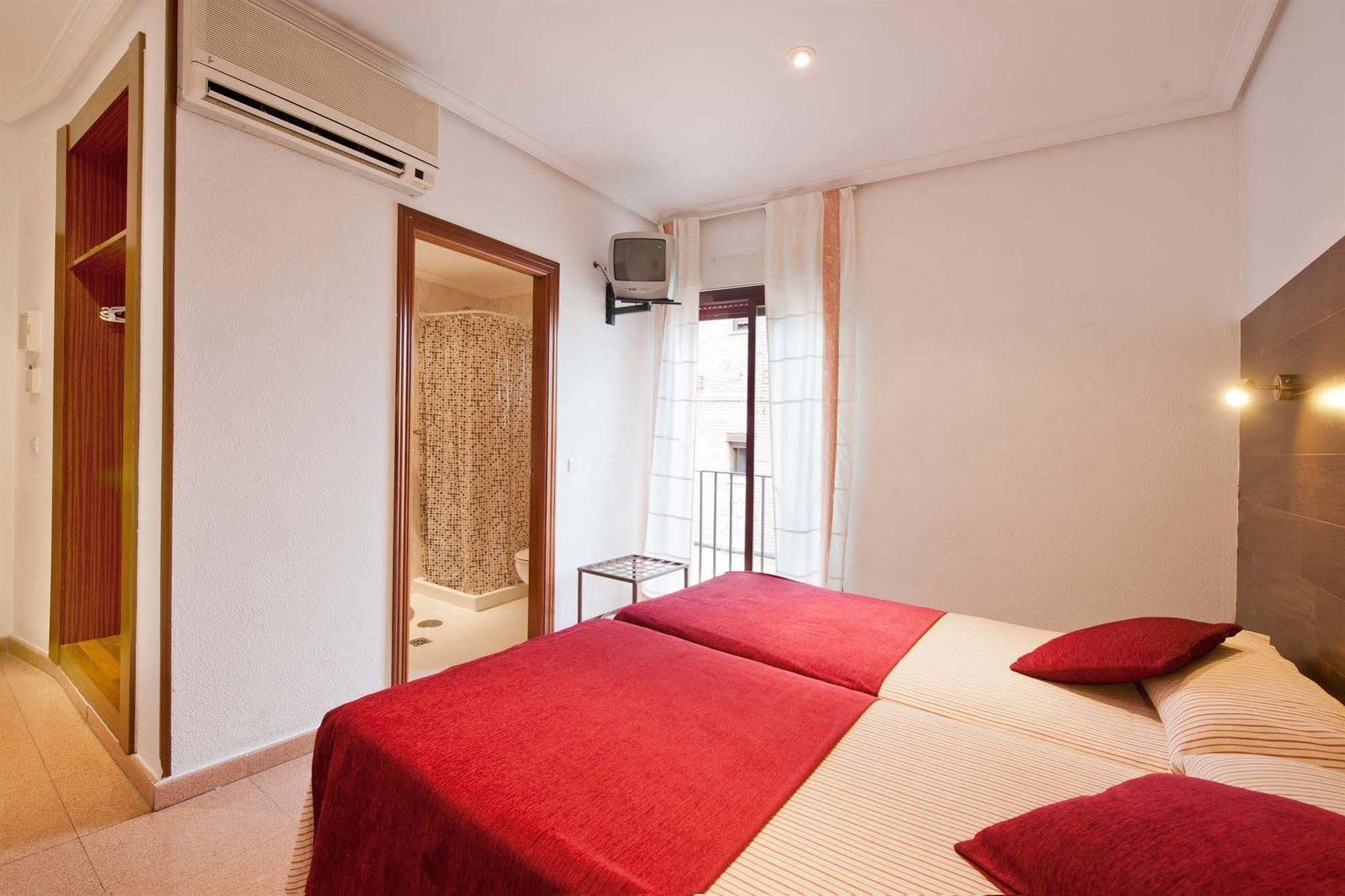 Hostal Sol Toledo Buitenkant foto